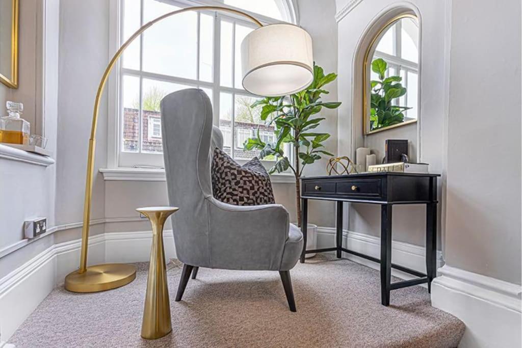 Stylish Hyde Park Home By Tube Stations With Elevator London Ngoại thất bức ảnh